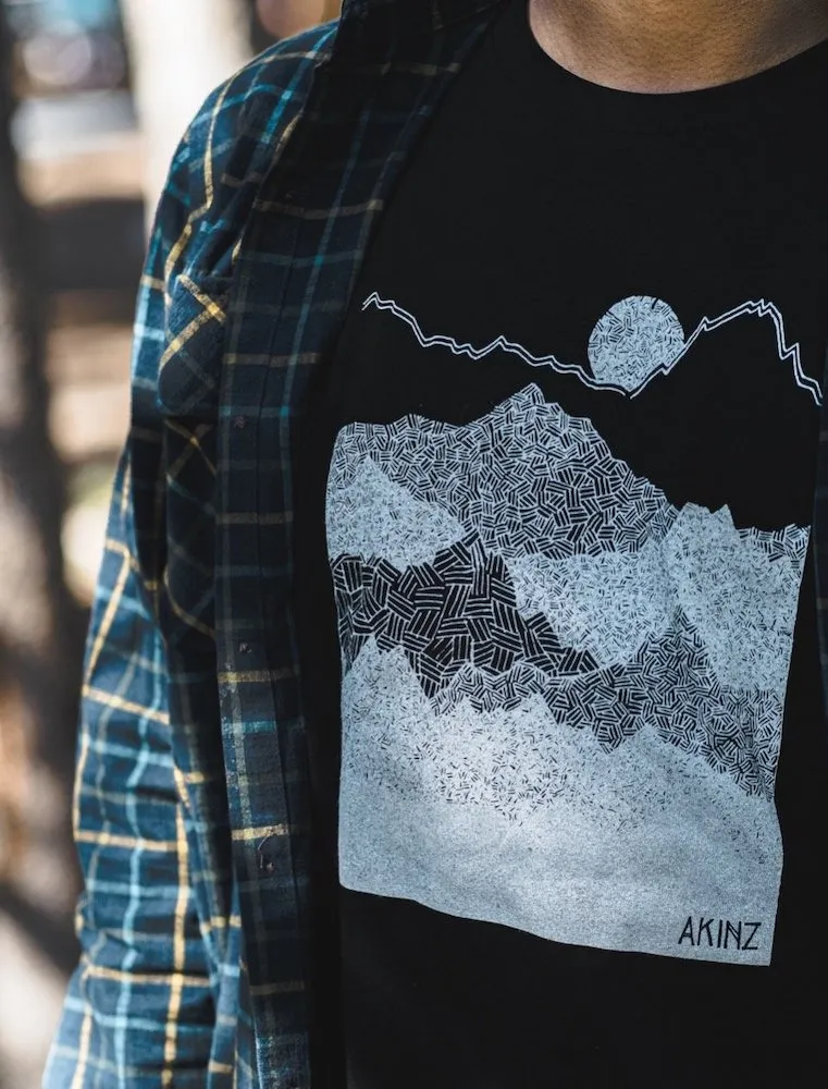 Ascend Mountains Tee - Black